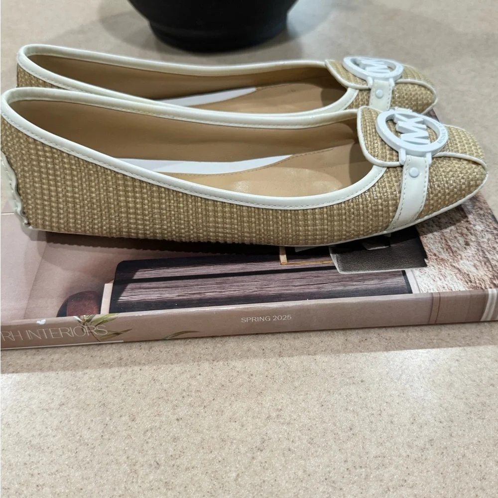 Michael Kors Beige and White Flats - Picture 3 of 4
